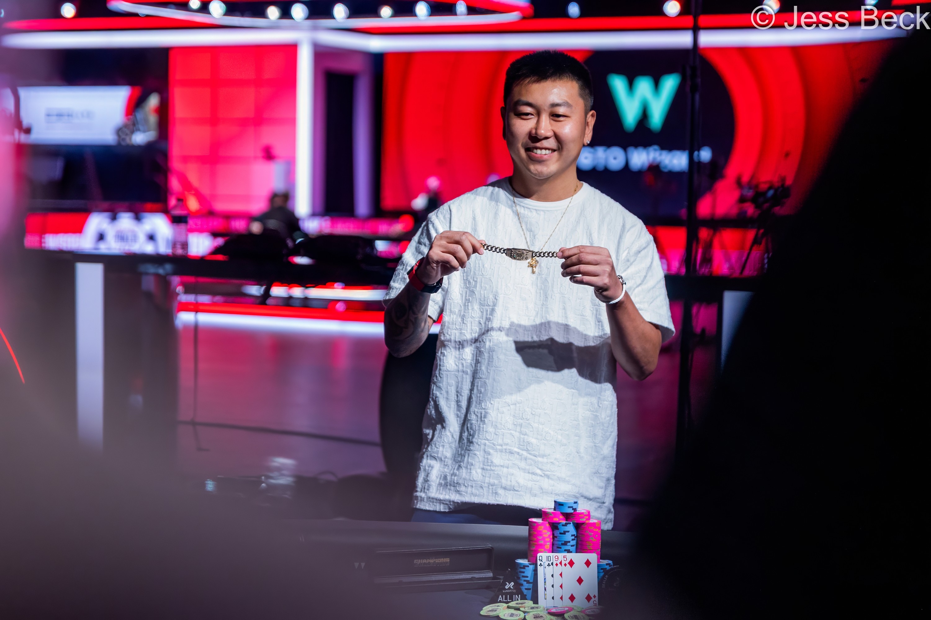 WSOP 이벤트 #5: $5,000 포-리밋 오마하 우승, 양 왕의 첫 WSOP 브레이슬릿