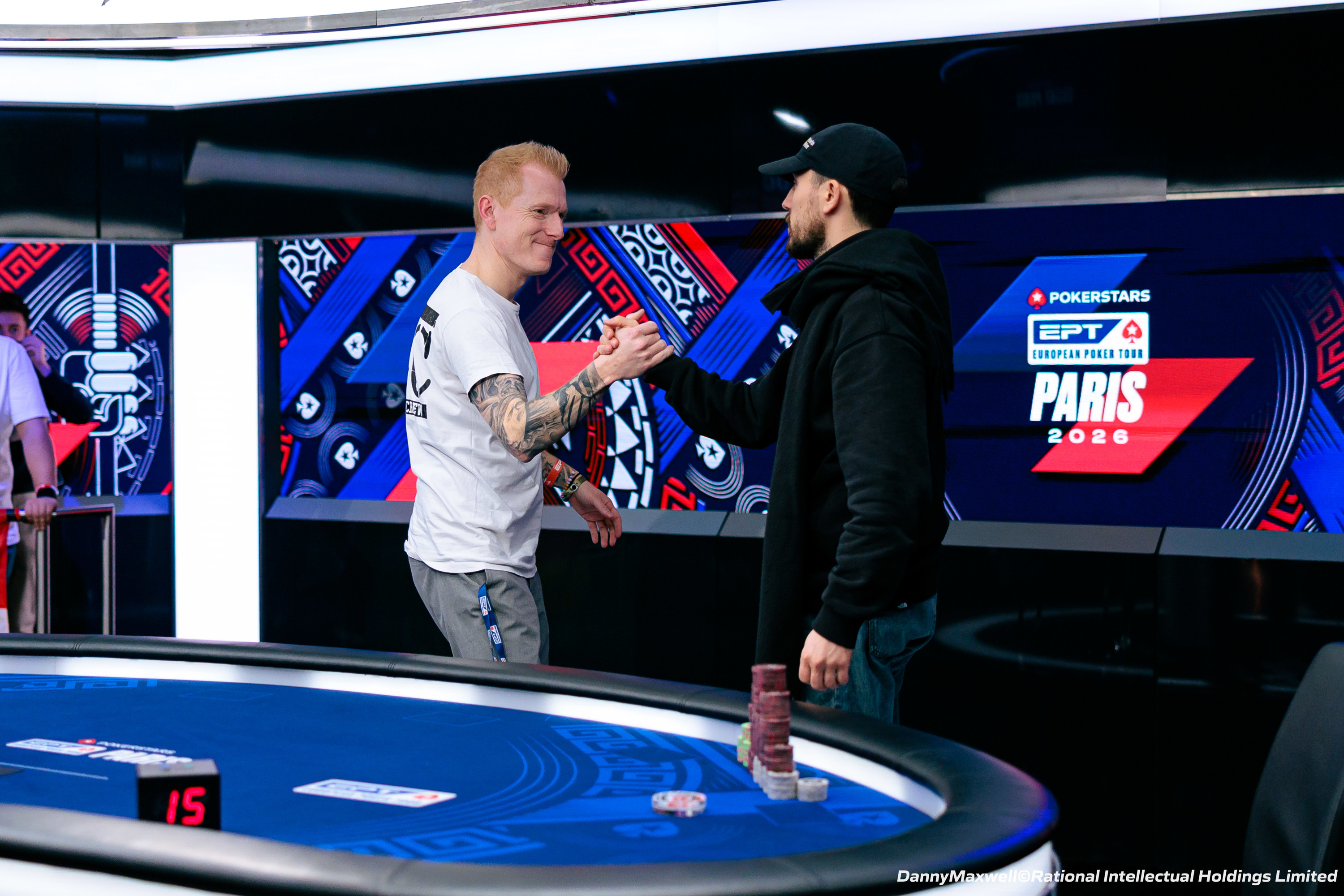 €1,148,600 잭팟! EPT 파리 메인 이벤트 우승자의 결정적 핸드, 최적의 플레이였나?