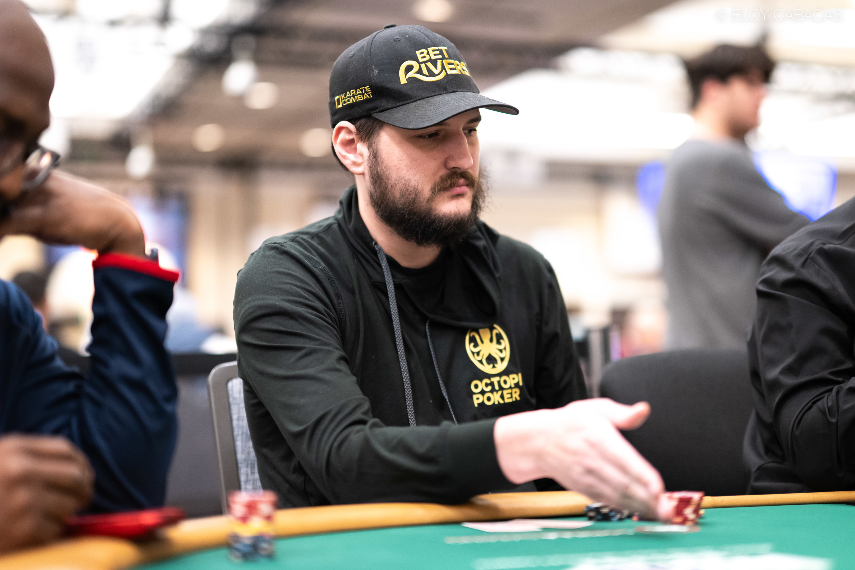 WSOP 2026 출전한 필 헬멀스의 아들 니콜라스, 프로 포커 플레이어로의 도전