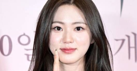권은빈, CLC 데뷔 11주년 콘서트...포커계와 연관성은?