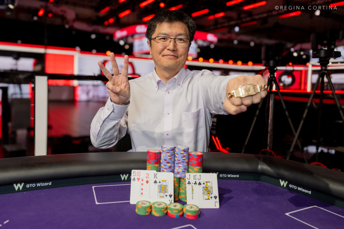 WSOP 연속 우승의 역사 쓴 기하라 나오야, '트리플 <a href=