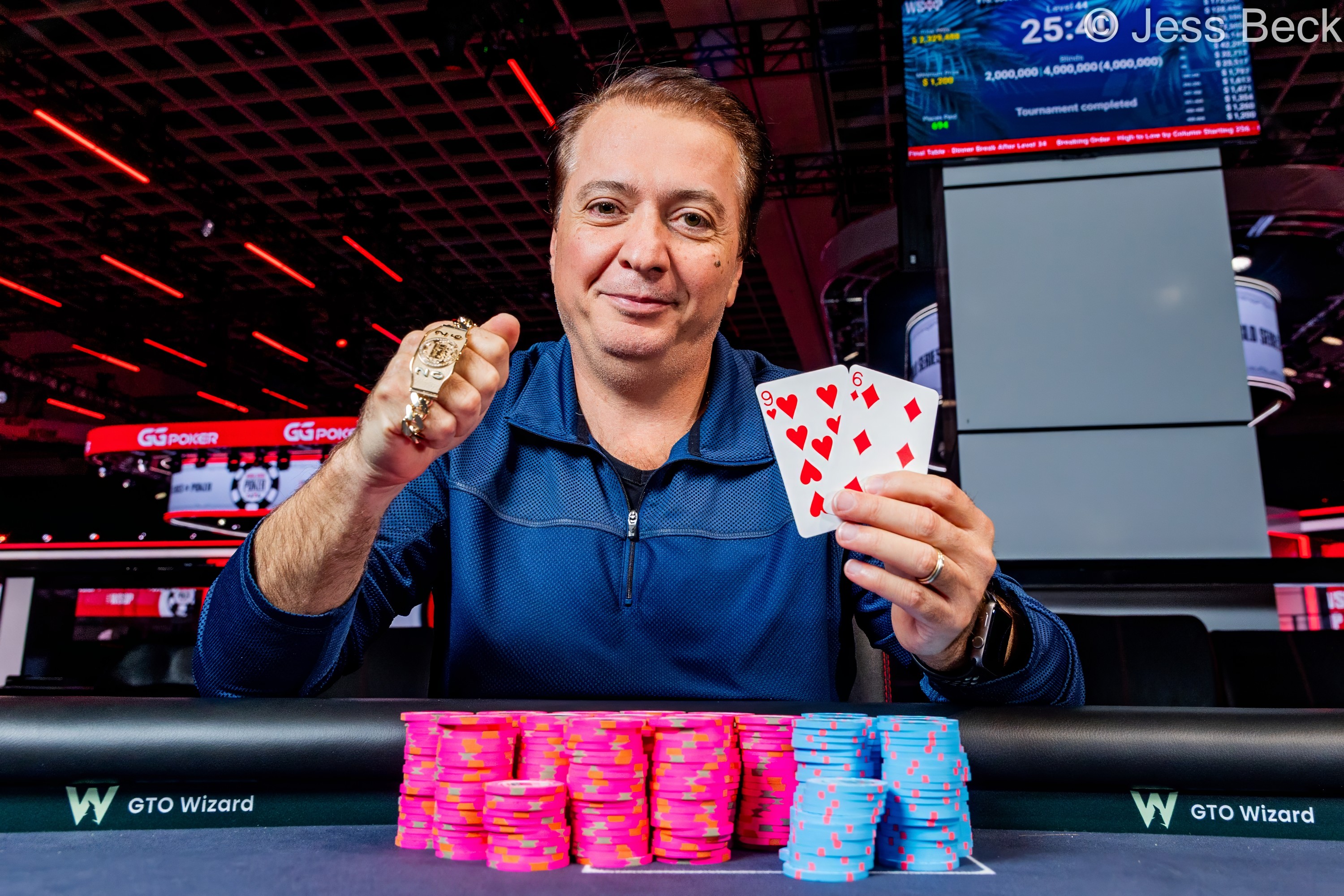 WSOP 첫 금브레이슬릿 주인공은 카라벳 갈스텬! $25만 달러 (약 3.4억 원) 획득