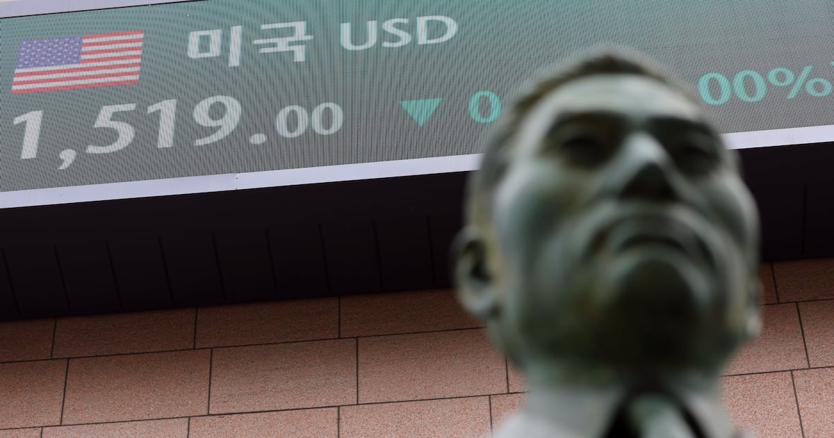 외국인 투자자 한국 주식 70조 매도에도 '비중 증가'… 리밸런싱에 고환율 지속